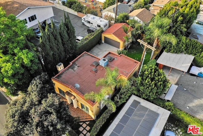 Building Photo - 1847 E Del Mar Blvd