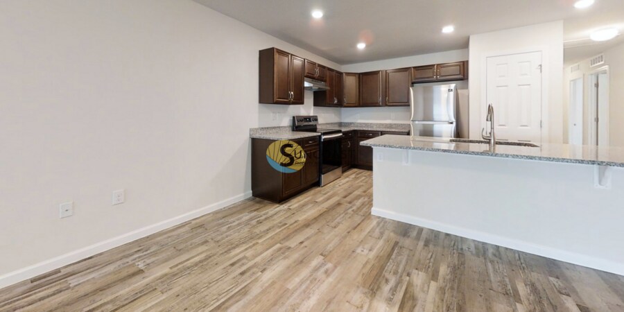 Building Photo - 70 Plainview Dr