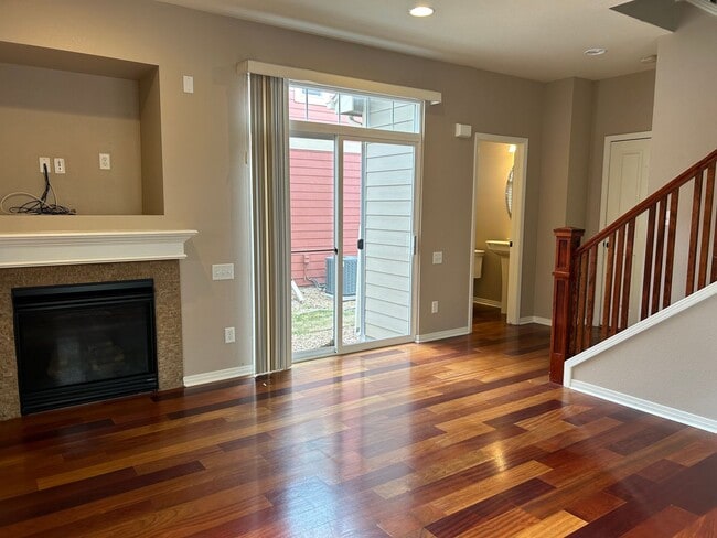 Building Photo - Spacious 3 Bed, 2.5 Bath Home with Attached Garage and Pool Access - Available Now