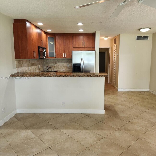 Building Photo - 2170 NE 51st Ct