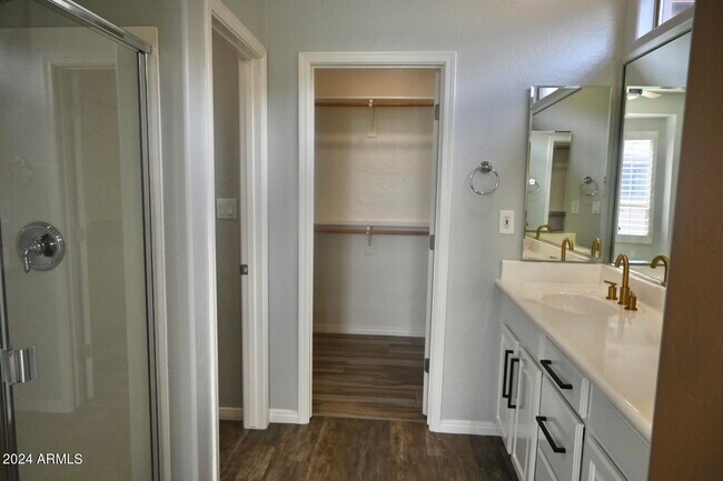 Building Photo - 16420 N Thompson Peak Pkwy