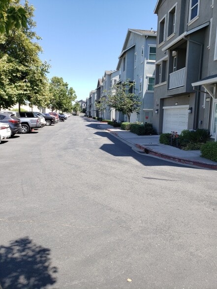 Building Photo - 1319 De Altura Common