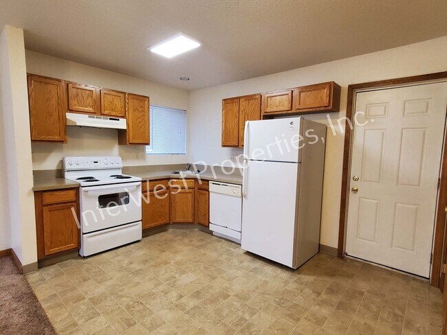 Building Photo - 2622 SE 84th Ave
