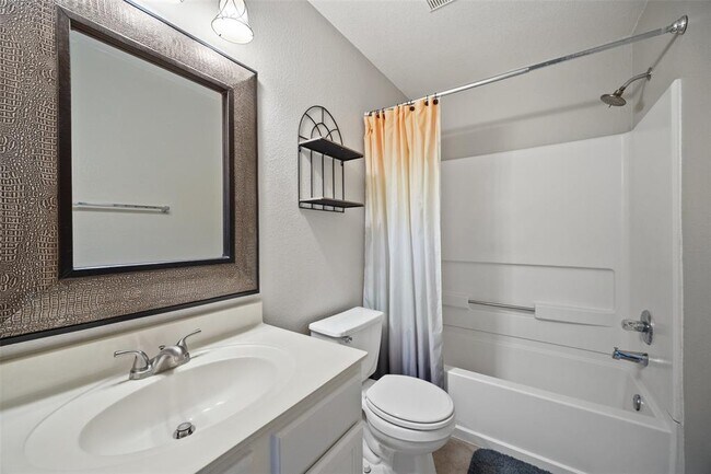 Building Photo - 308 Sunny Brook Dr