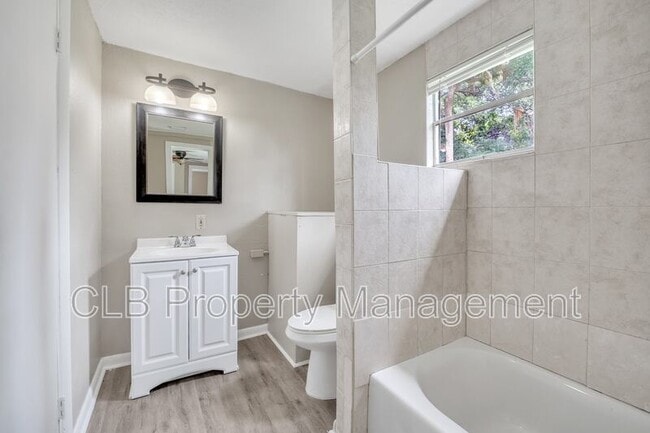 Building Photo - 735 Marion St