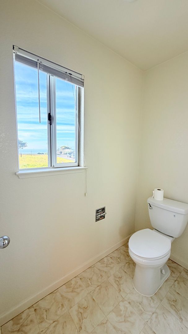 Building Photo - 400 McDonnel Rd