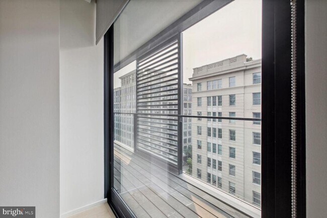 Building Photo - 925 H St NW