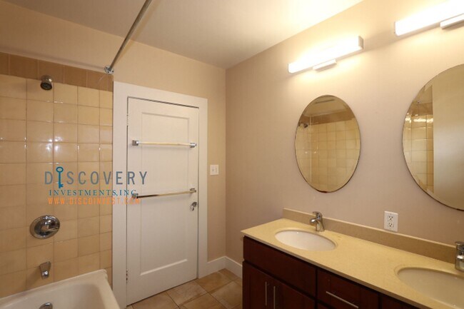 Building Photo - 4640 Park Blvd