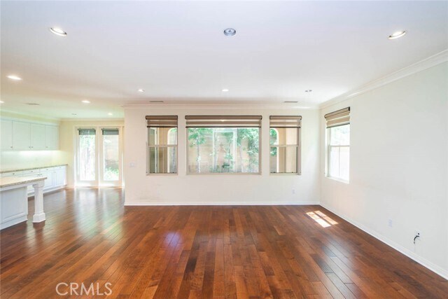 Building Photo - 33 Bromeliad