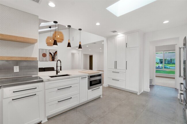 Building Photo - 5226 Kinglet St