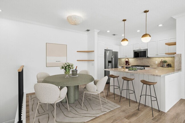 Building Photo - Upgraded 2-Bedroom in Gated Summit Community