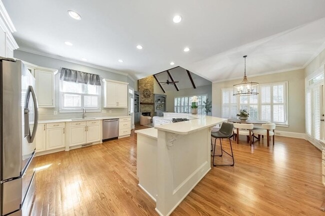 Building Photo - 11180 W Rd