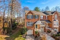 Building Photo - 1420 Park Garden Ln