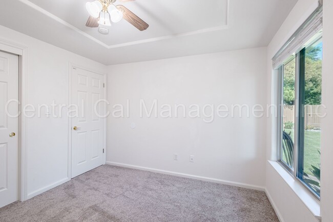 Building Photo - 3 Bedroom + Office, 2 Bath Home with Solar...