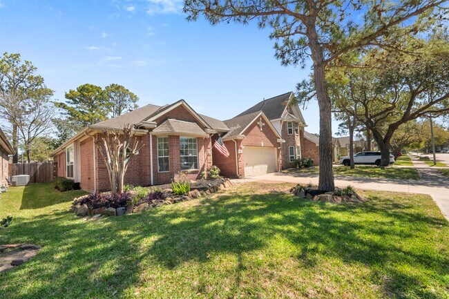 Building Photo - 23910 River Pl Dr