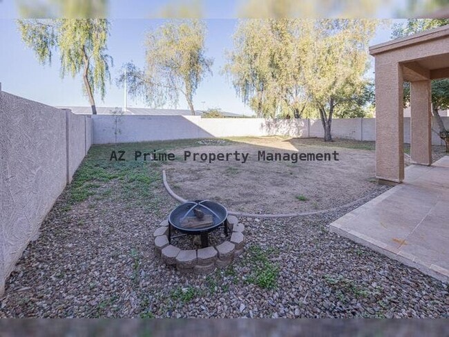 Building Photo - 16966 W Saguaro Ln