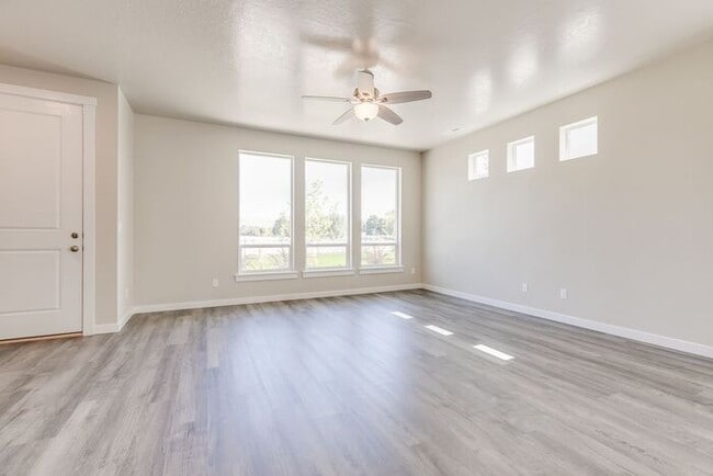 Building Photo - Roe Street Townhomes