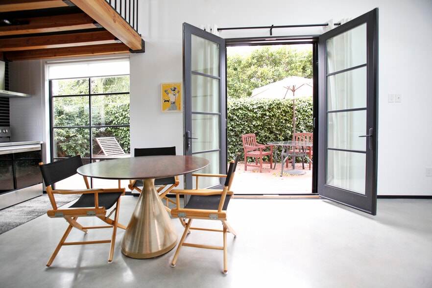 Building Photo - 6345 Babcock Ave