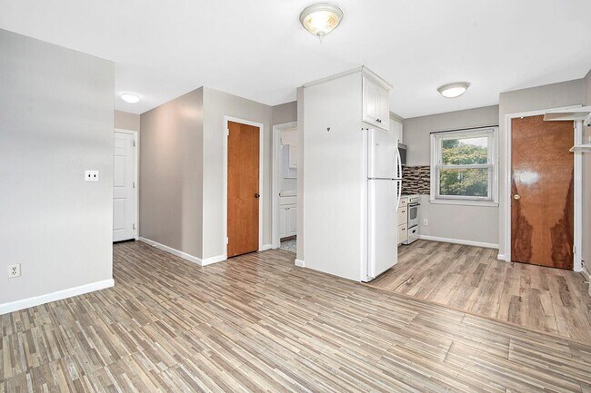 Building Photo - 28 Beechwood Ave