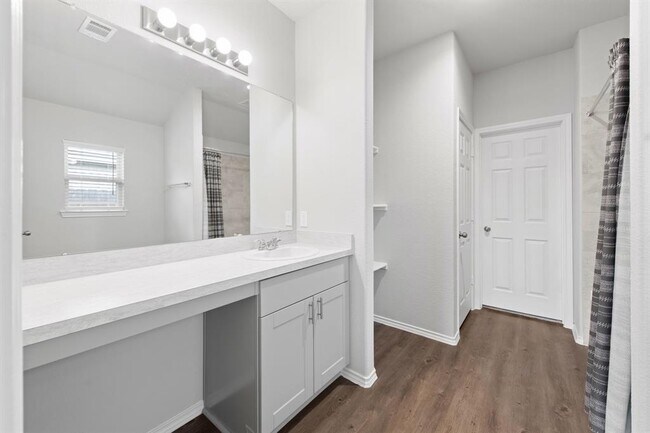 Building Photo - 20706 Southern Wds Blvd