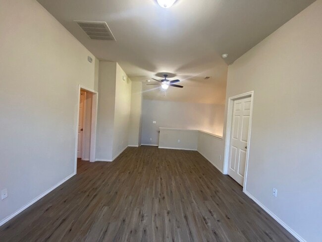 Building Photo - 2101 Crestwind Ct