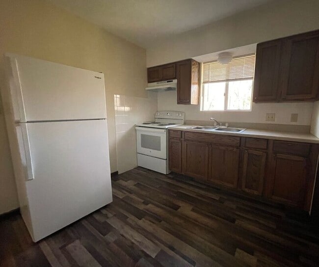 Building Photo - 1406 Magnolia W