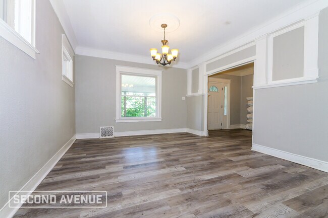 Building Photo - 3317 Agnes Ave