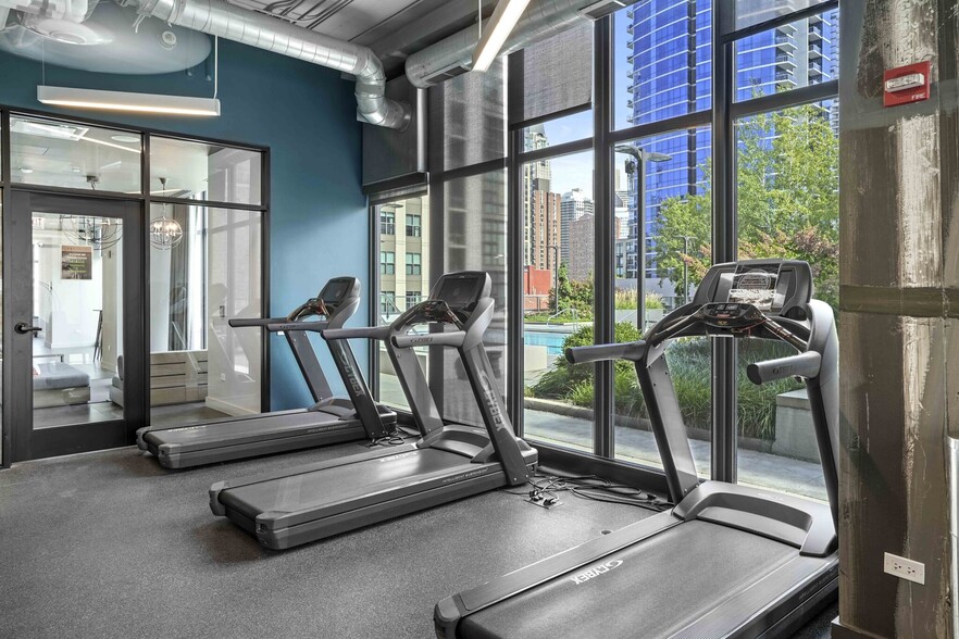 Building Photo - 169 W Superior St