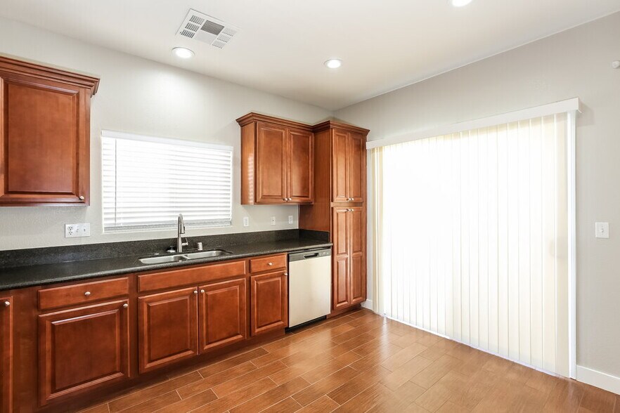 Building Photo - 3732 Gallowtree Ave