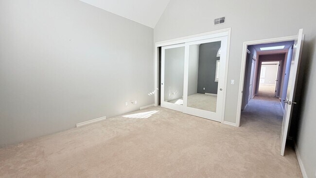 Building Photo - 31 Redondo Ct