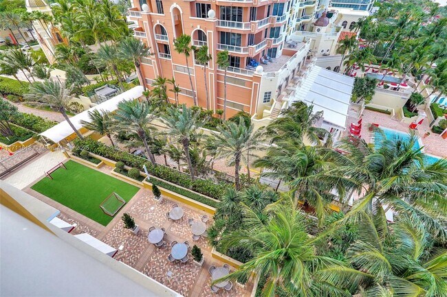 Building Photo - 17749 Collins Ave