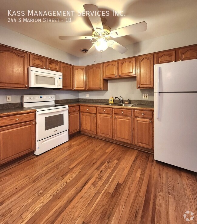 Building Photo - Spacious 1bed/1bath with Heat included, Ha...