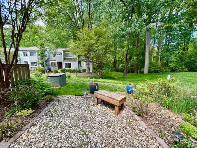Building Photo - Welcome to this Lovely Home in Reston, VA!