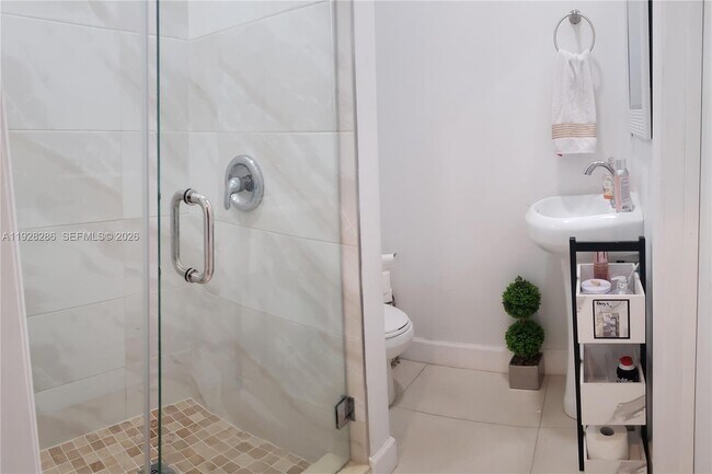 Building Photo - 2414 SW 145th Pl