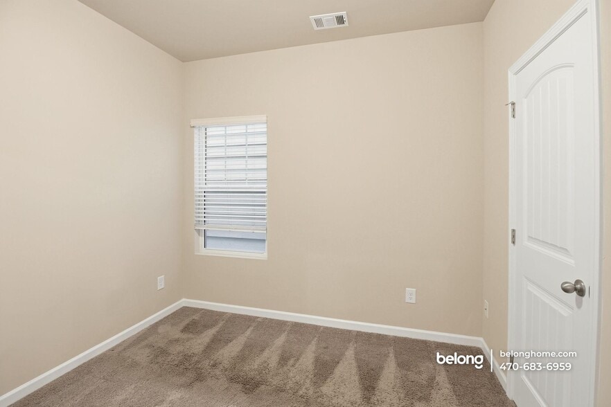 Building Photo - 2106 Irvin Ct