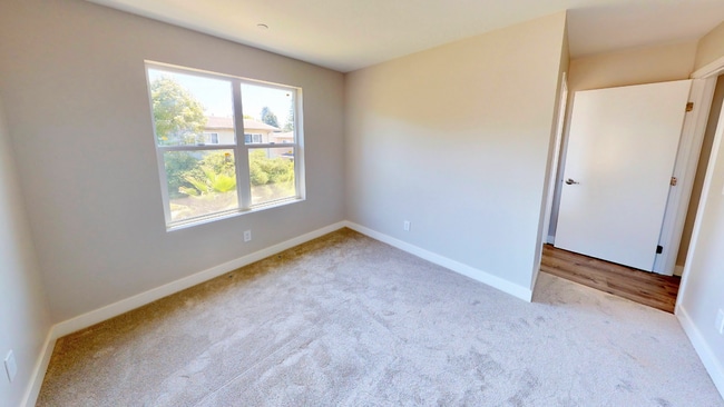 Building Photo - Gorgeous Modern Townhome, easy access to freeway & UCSC, downtown & beaches - OPEN HOUSE 12/6, 11...