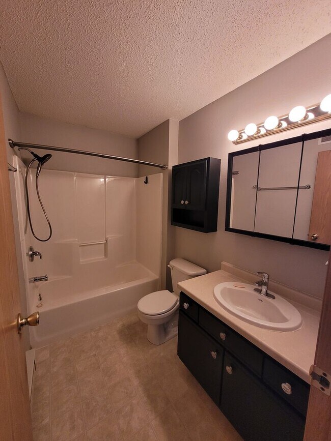 Building Photo - Quiet Neighborhood | Single Family Home | ...
