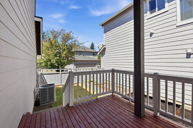 Building Photo - 4bd/2.5ba Renton Home