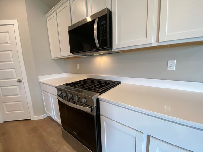 Building Photo - Welcome to your dream rental!!