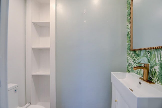 Building Photo - 1317 SW 31st St