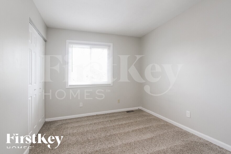 Building Photo - 7732 Hoyt Ave