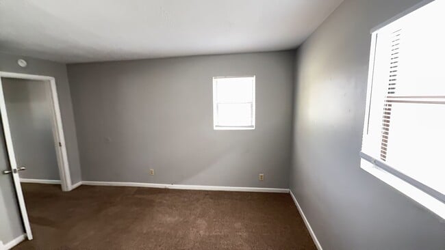 Building Photo - 111 S Dicks St