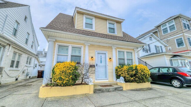 Building Photo - 120 N Newport Ave