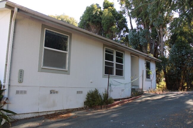 Building Photo - 5266 Sunset Dr