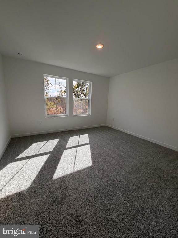 Building Photo - 54 Silverbell Ave
