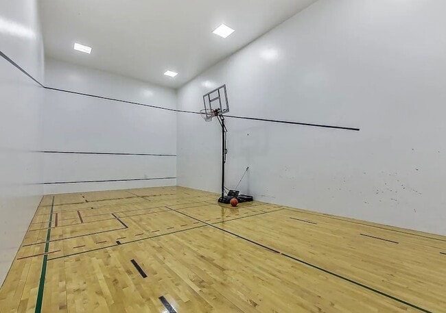 Building Photo - 505 N Lake Shore Dr