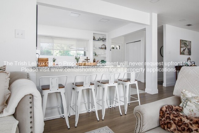 Building Photo - 3 Bed in Alexandria Available