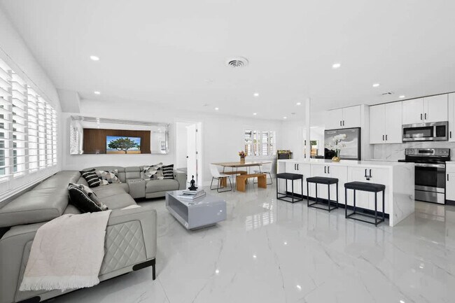 Primary Photo - 871 NW 23rd Terrace