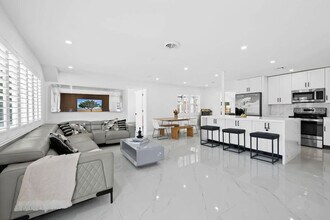 Building Photo - 871 NW 23rd Terrace