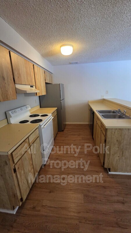 Building Photo - 2116 Brandy Pl